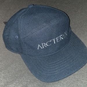 Arc'teryx wool 7 panel hat